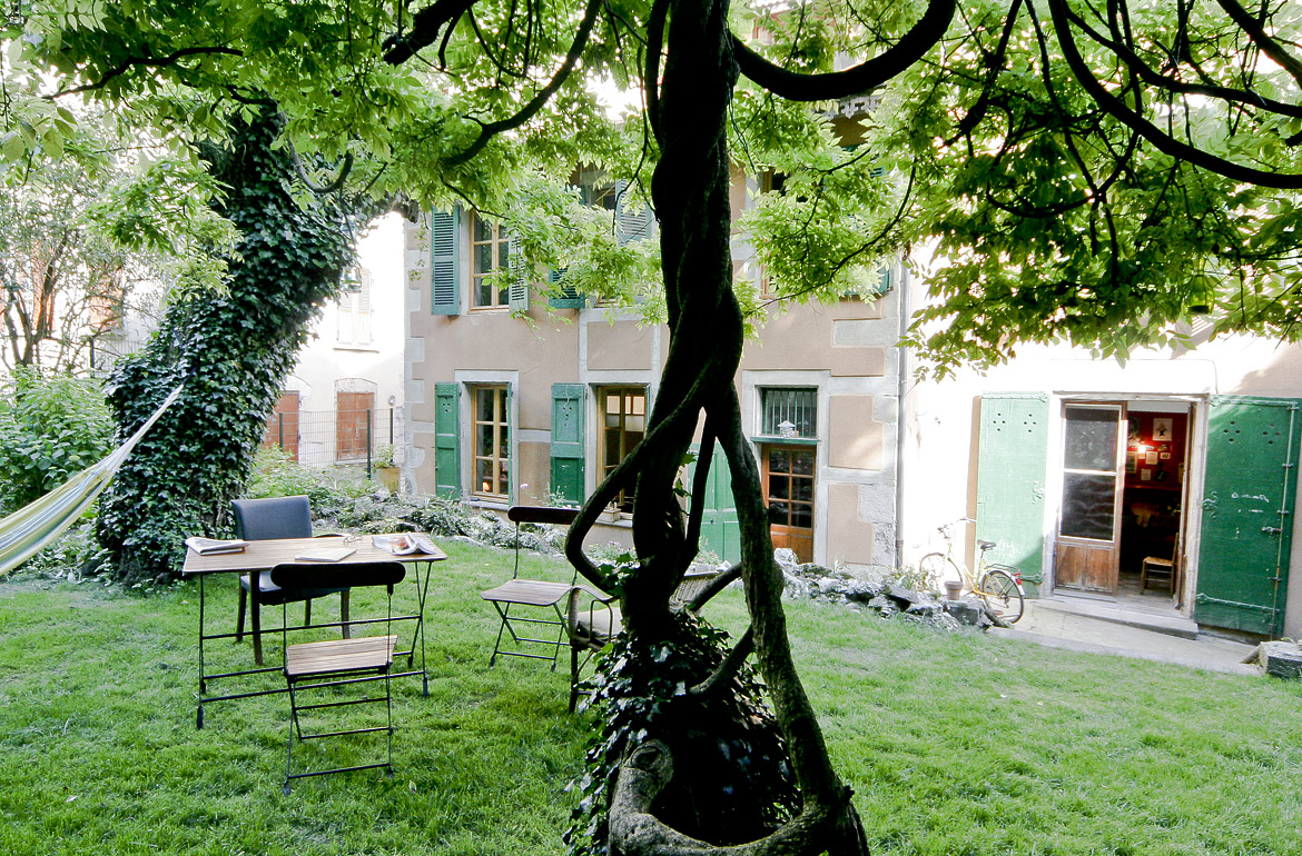 Vue de la maison depuis le jardin