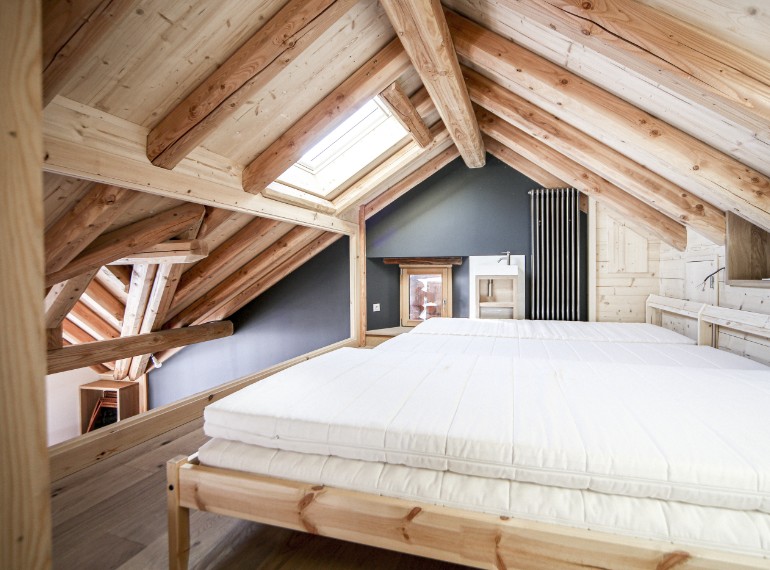 chambre dans un chalet de montagne